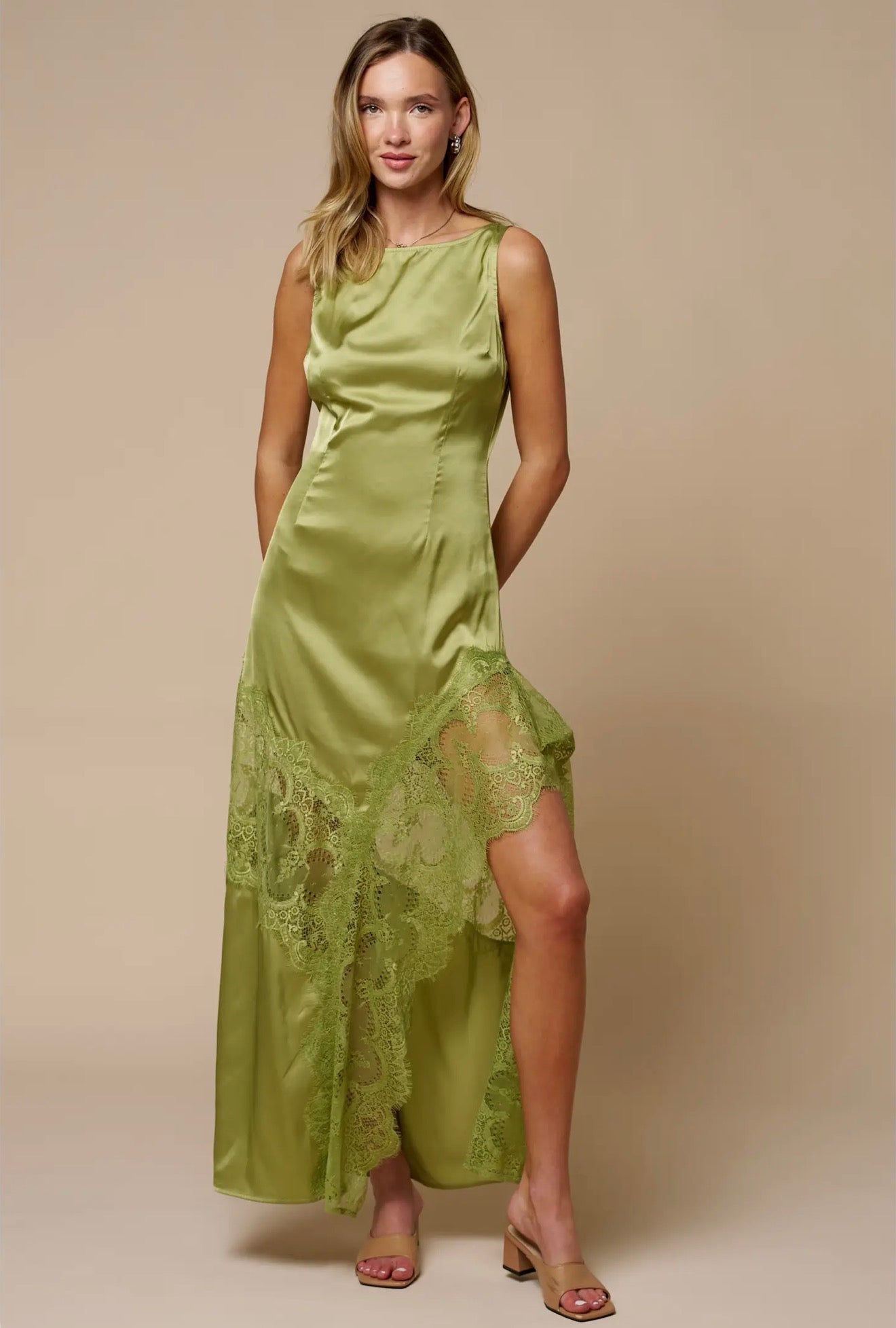 Sleeveless Maxi with side lace slit
