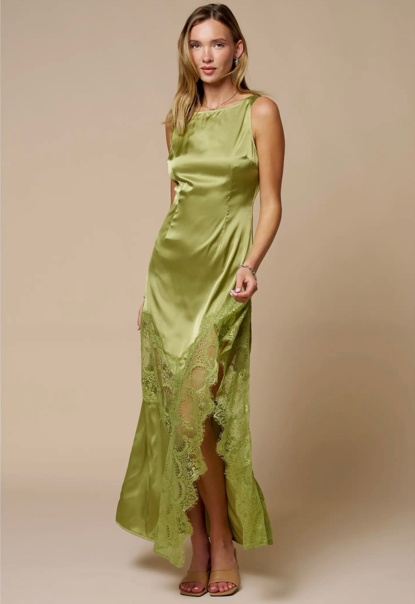 Sleeveless Maxi with side lace slit